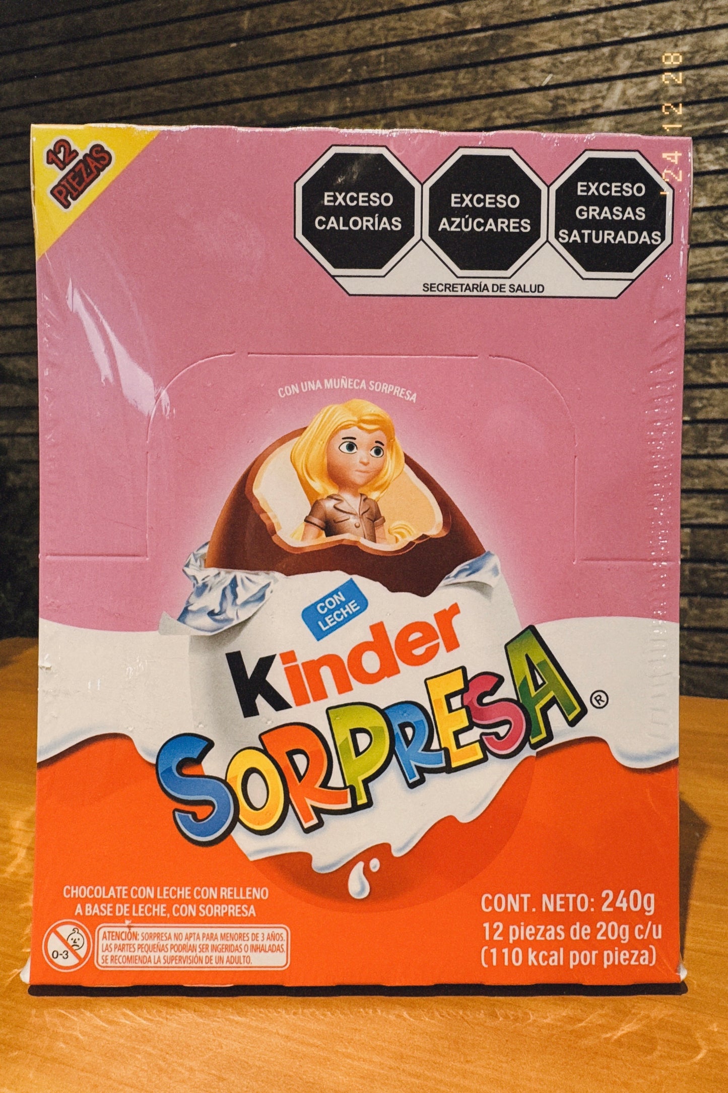 KINDER SORPRESA NIÑA (12 PCS)